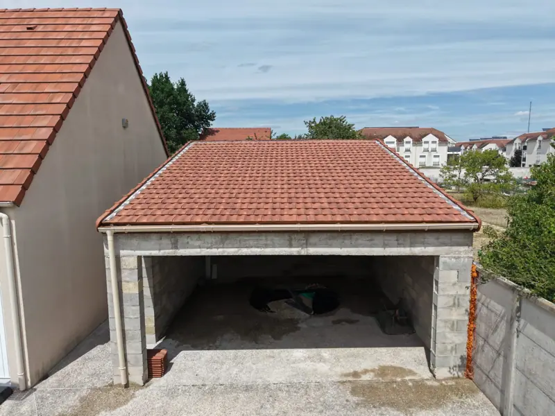 Toiture en tuiles de terre cuite neuve posée par FK Compagnon près de Puiseaux
